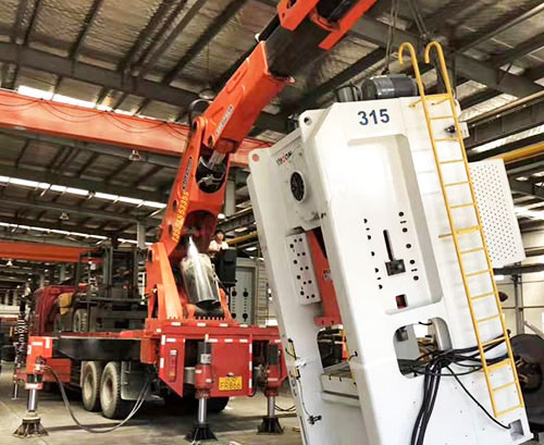 盐城大丰附近随车吊出租，轻松解决运输难题